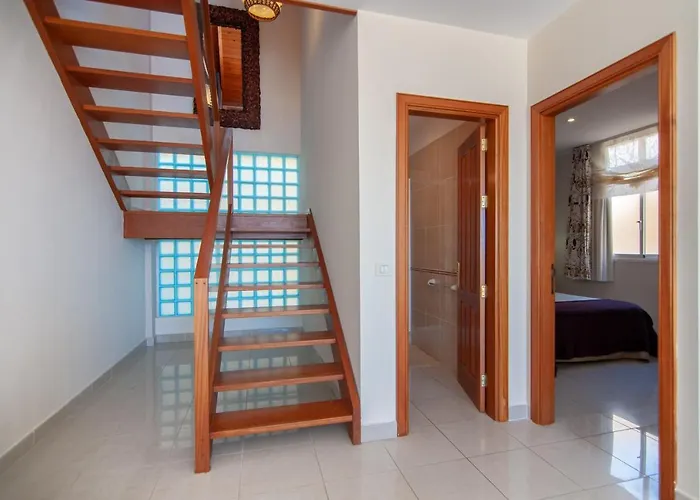 Semesterbostad Penthouse Duplex Avenida 1a011 *